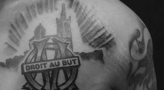 tattoo sur la poitrine droit au but om