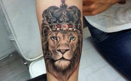 Tattoo roi lion