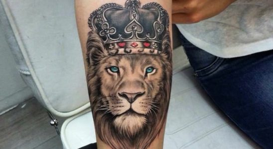 Tattoo roi lion