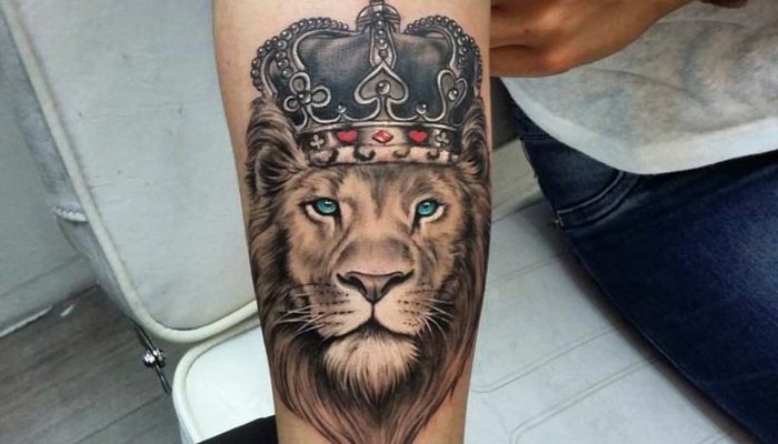 Tattoo roi lion