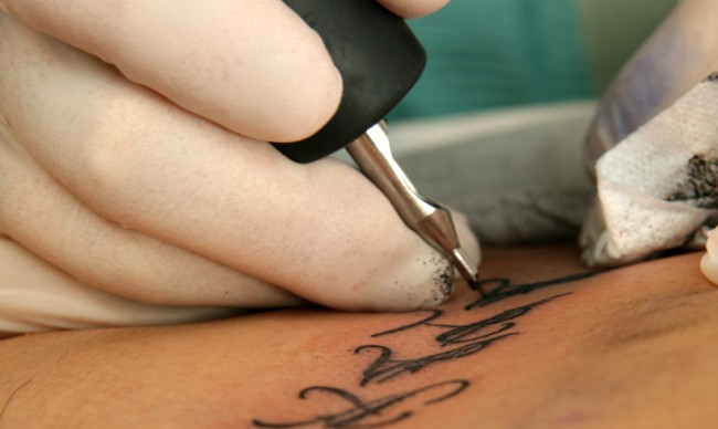 tatouage en cours