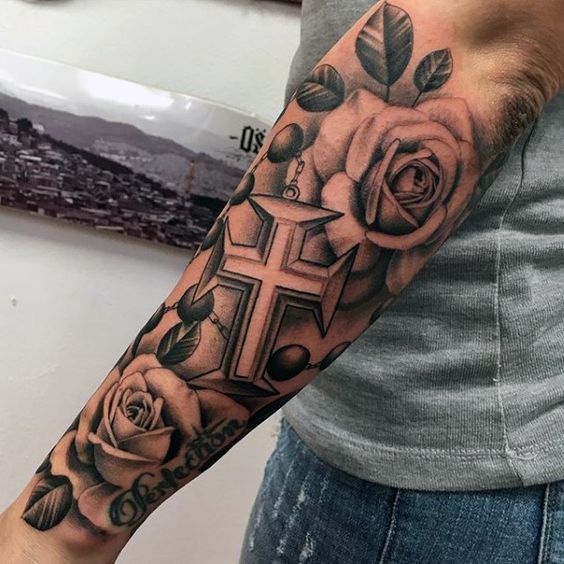 tatouage rose sur homme 