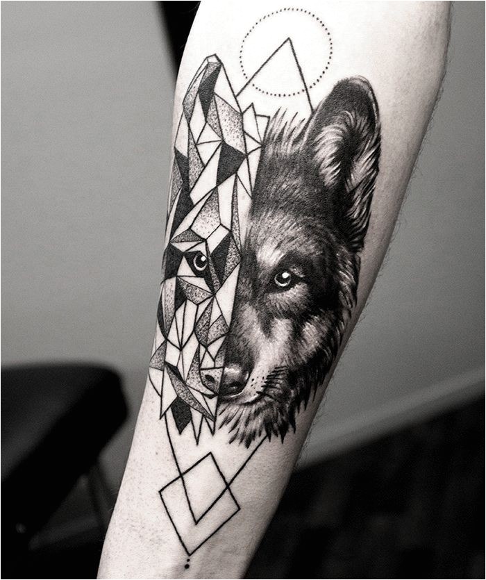 Wolf Tattoo, realistic and geometrical in dotwork