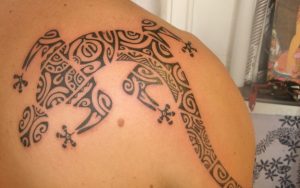 Tatouage lezard Maori
