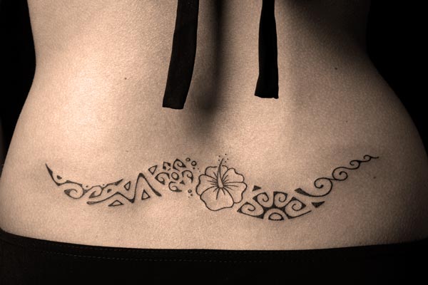 tatouage dos femme