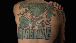 tattoo sur le dos olympique de marseille